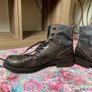 SOLD Johnston & Murphy Men’s J&M 1850 boots